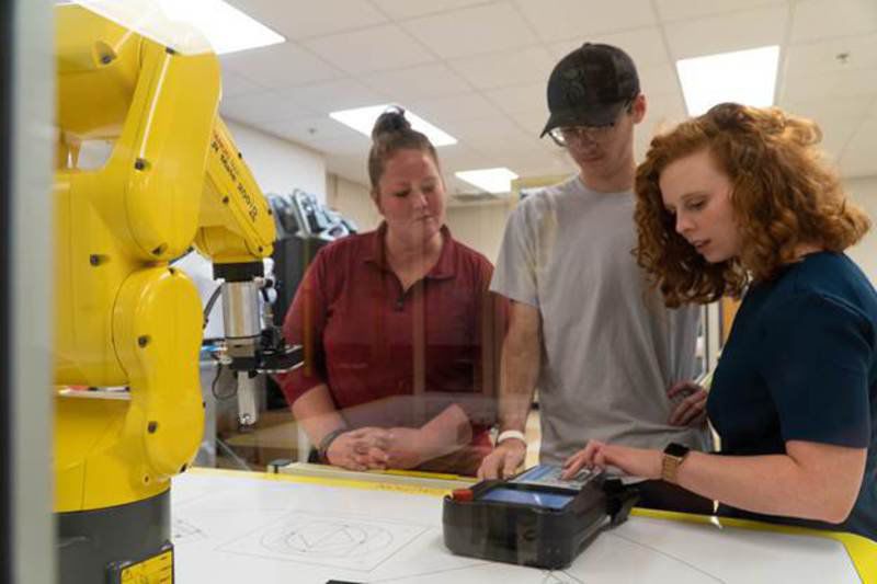 Ivy Tech prepares high school students early to meet workforce needs